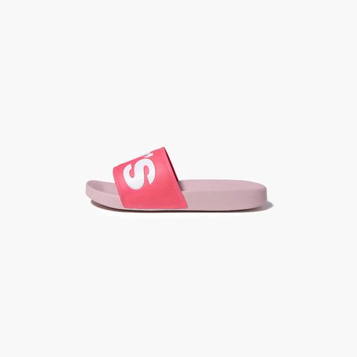 Chinelo Levi’s June L Rosa
