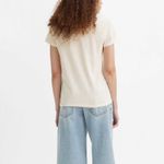 camiseta_levis_the_perfect_bege_173692189_000-02.jpg