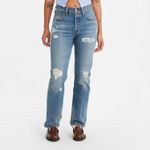 calca_jeans_levis_501_com_rasgos_125010424_000-01.jpg