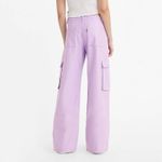 calca_levis_baggy_cargo_lilas_A60770002_000-03.jpg