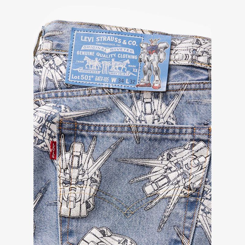 foto_calca_jeans_levis_501_93_lavagem_clara_estampada_collab_gundam_a74080000-6