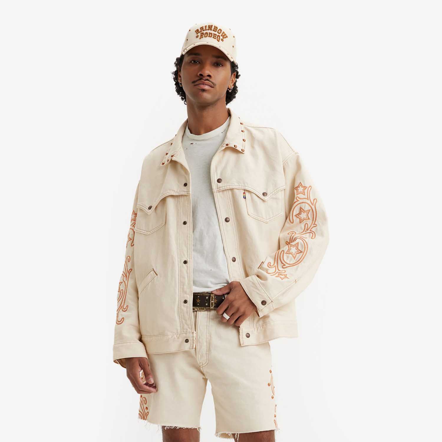 Jaqueta Levi's® Pride Liberation Western Truck Off White com Bordados Menor preço em Jaqueta Levi's® Pride Liberation Western Truck Off White com Bordados