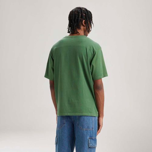 Camiseta Levi's® Graphic Vneck Verde Manga Curta