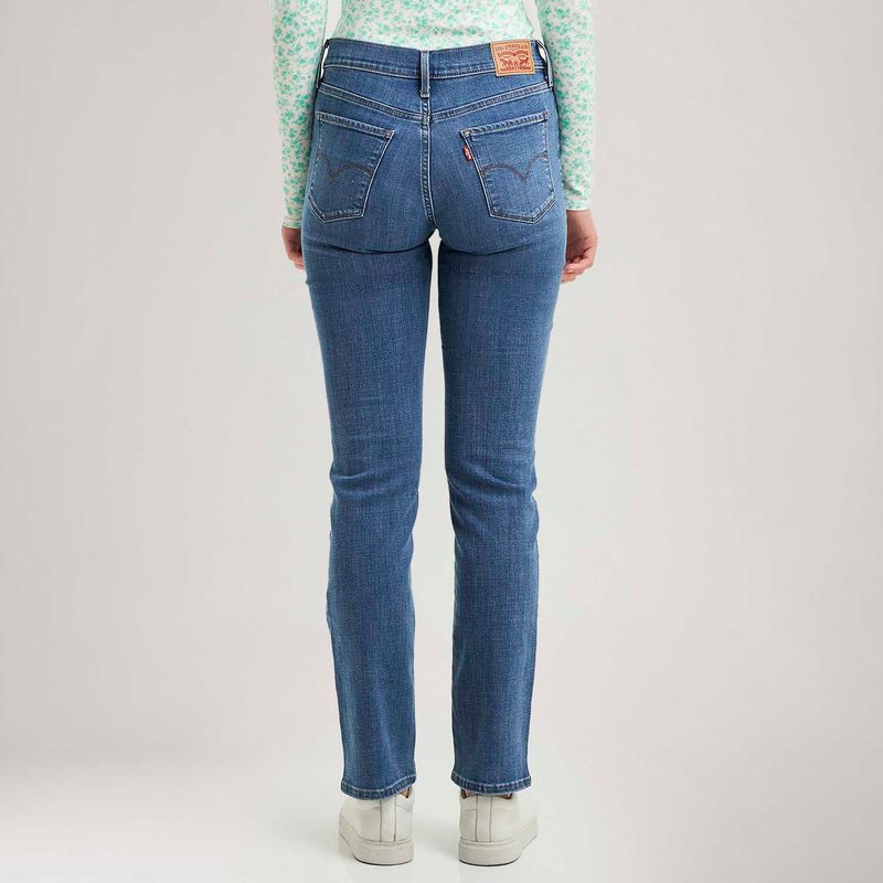 196310156_levis-3.jpg