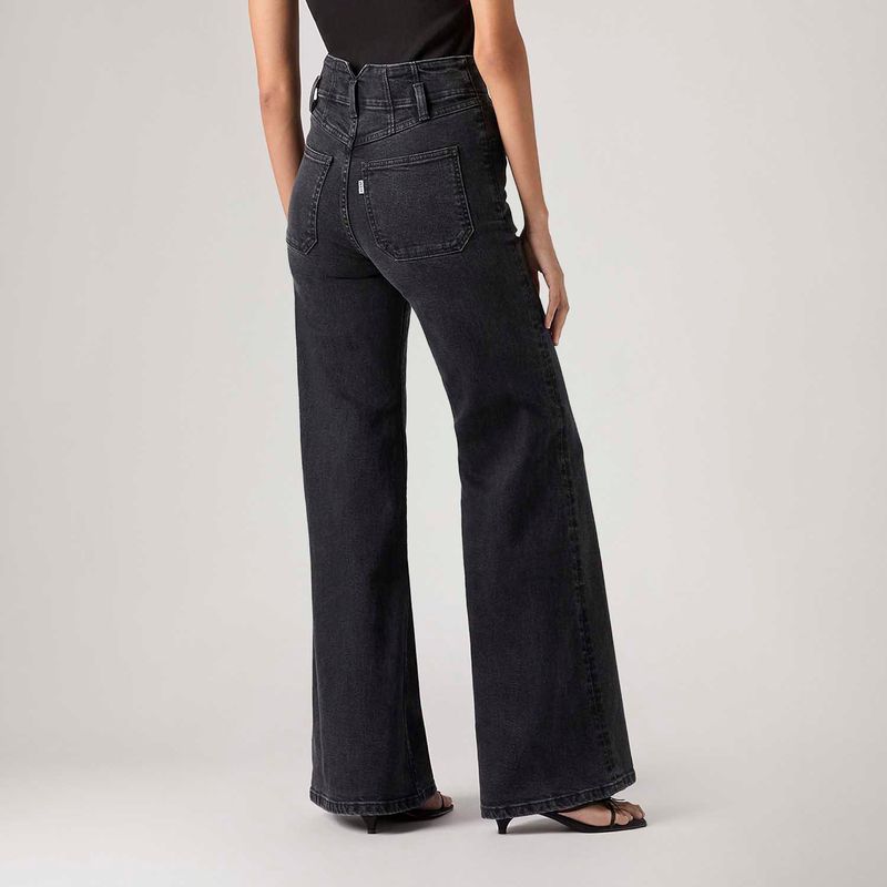 001UR0005_levis-3.jpg