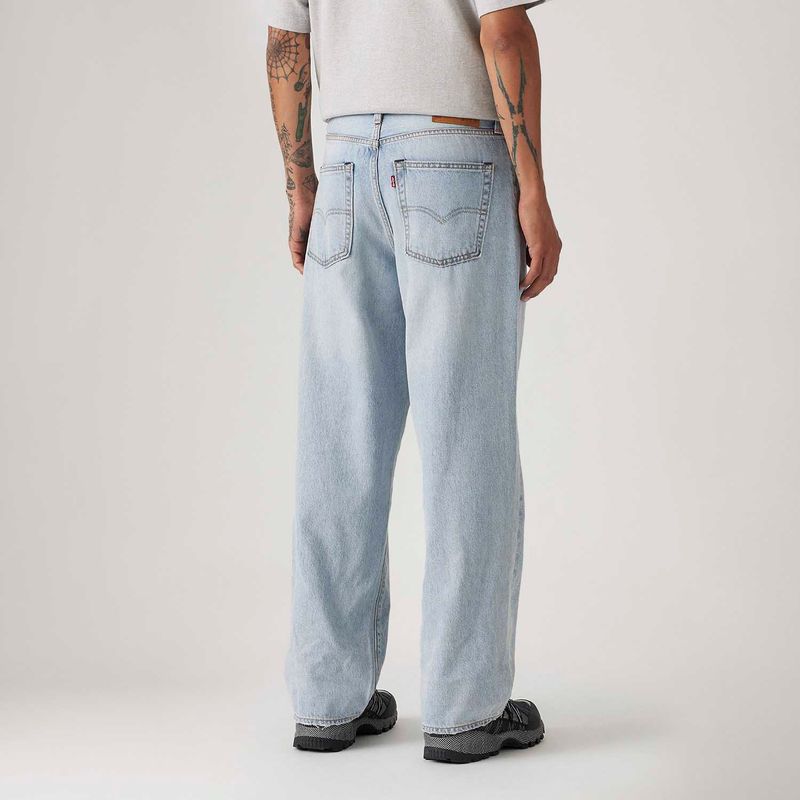 A47500022_levis-3.jpg