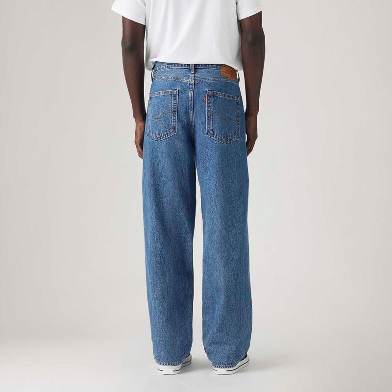 A47500021_levis-3.jpg