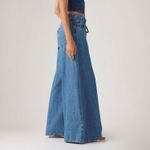 001T30002_levis-2.jpg