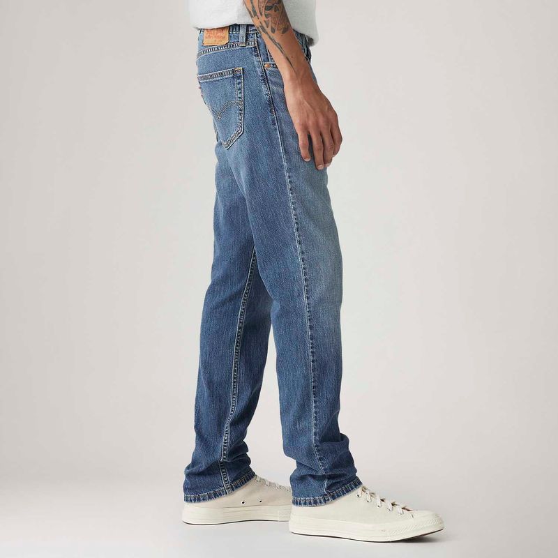045116106_levis-2.jpg