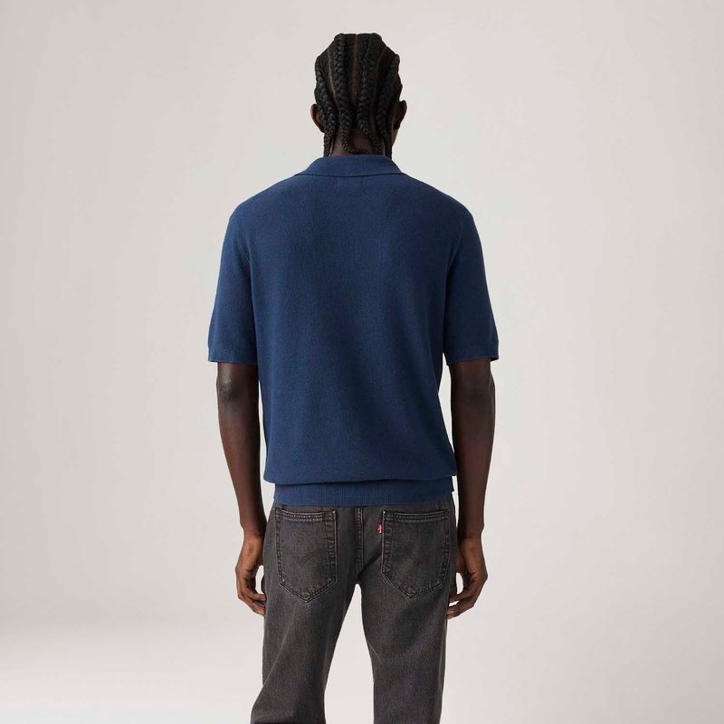 A72940012_levis-2.jpg