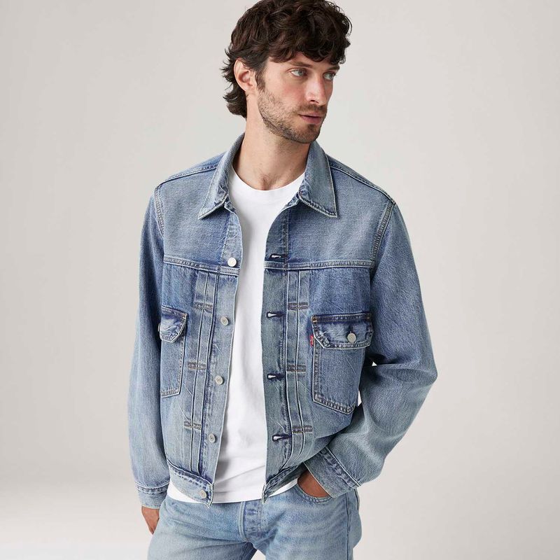 A76320014_levis-3.jpg