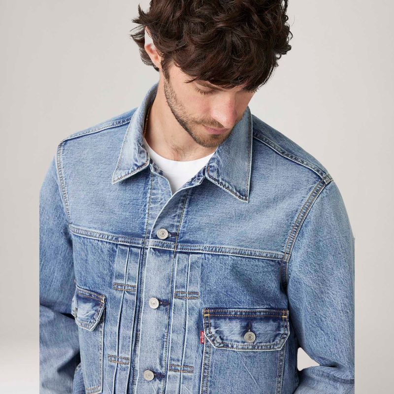 A76320014_levis-4.jpg