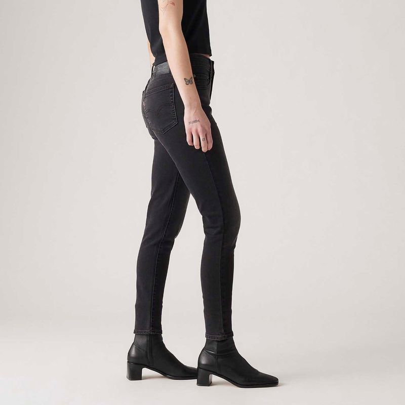 188820734_levis-2.jpg