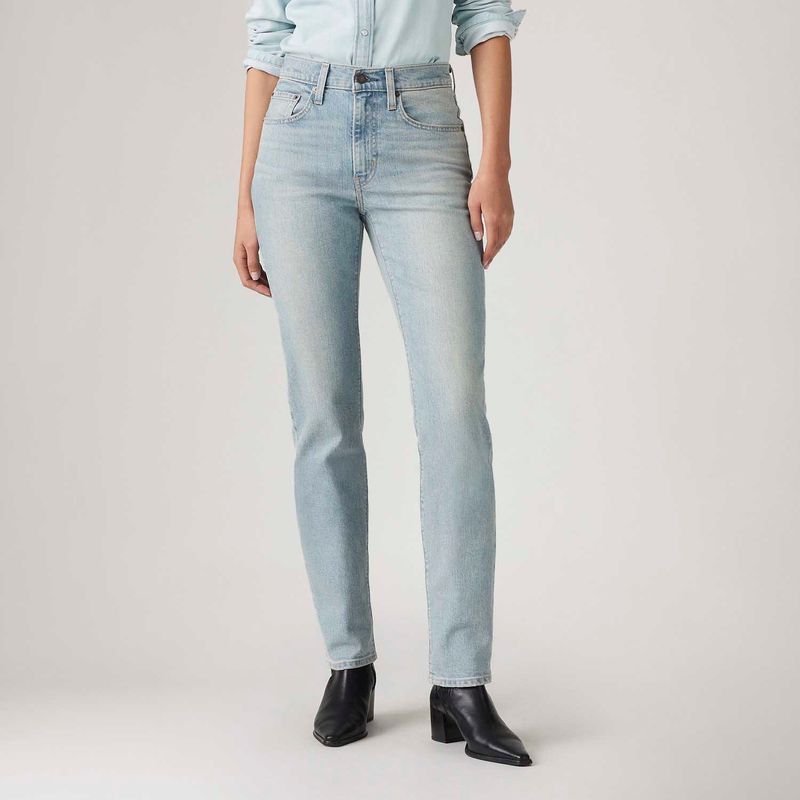 188830344_levis-2.jpg