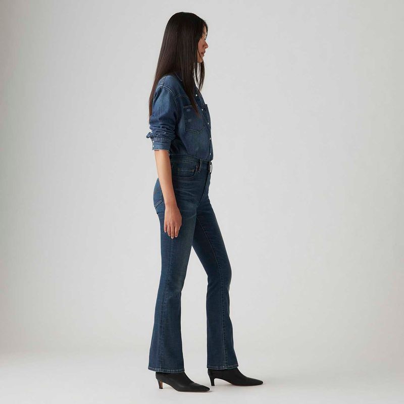187590195_levis-2.jpg