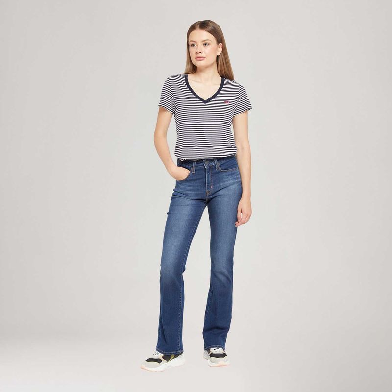 187590196_levis-1.jpg