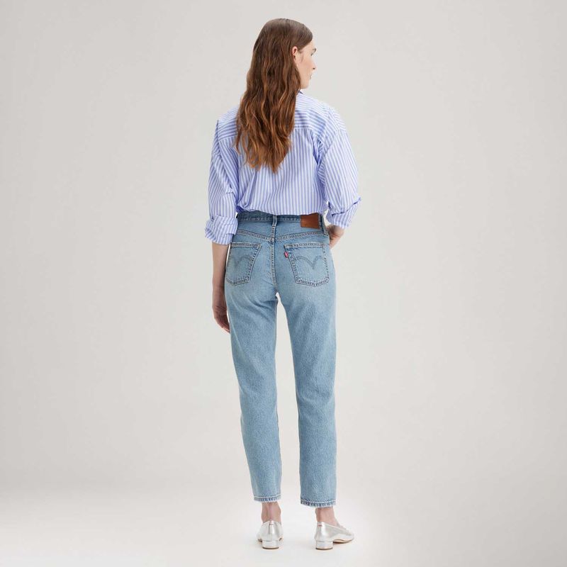 A87460002_levis-3.jpg