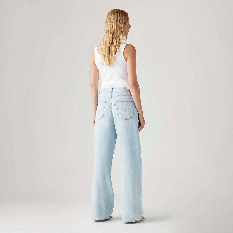 A87010008_levis-3.jpg