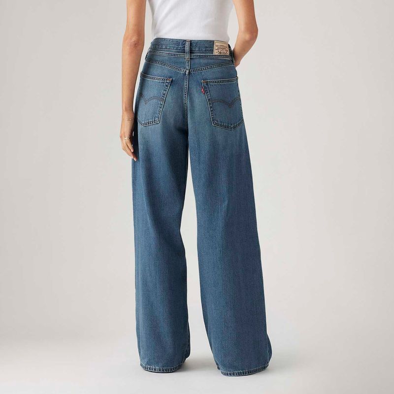 A87010009_levis-3.jpg