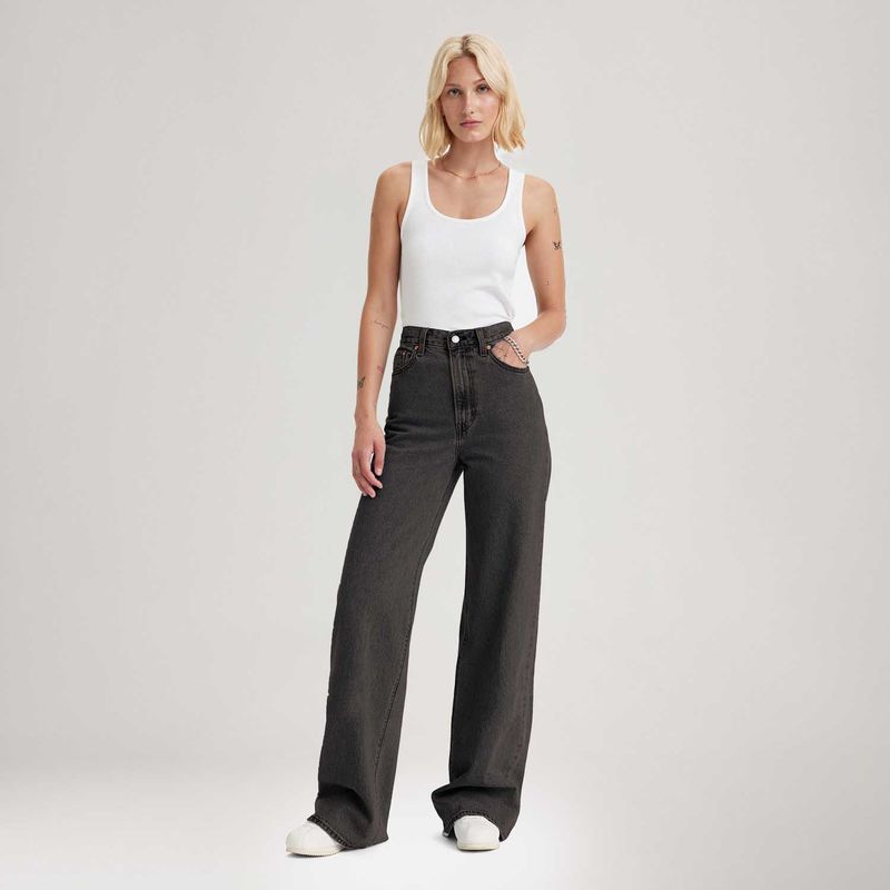 A60810011_levis-2.jpg