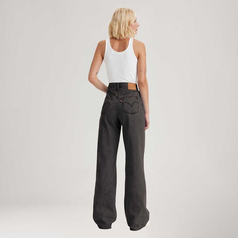 A60810011_levis-4.jpg