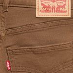 A75420008_levis-5.jpg