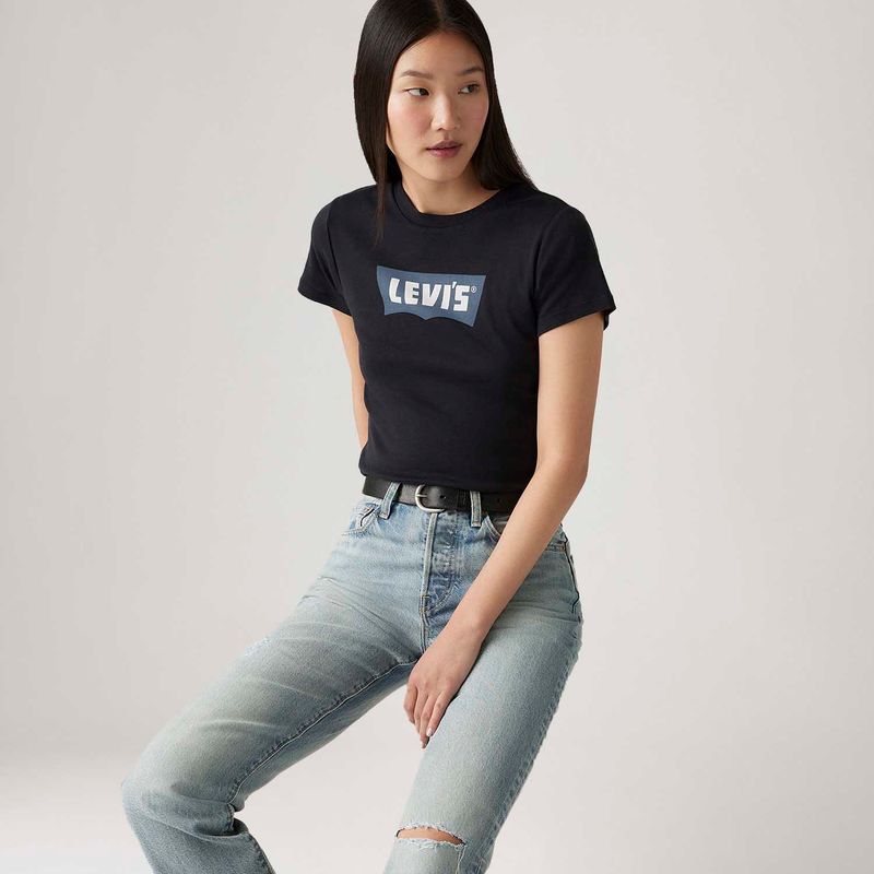 A87980030_levis-3.jpg