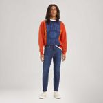 055101270_Levis -1.jpg