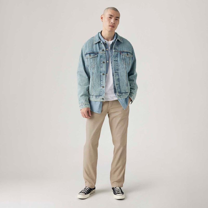 A57530044_levis-4.jpg
