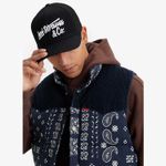 bone_levis_embroidered_aba_curva_preto_lba001190-4.jpg