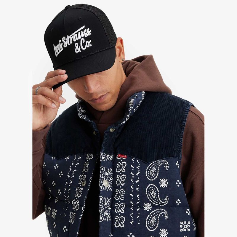 bone_levis_embroidered_aba_curva_preto_lba001190-4.jpg