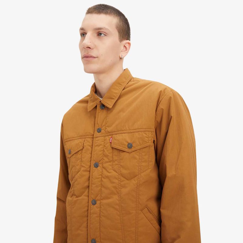 jaqueta_puffer_levis_light_weight_caramelo_A57880002_000-03.jpg