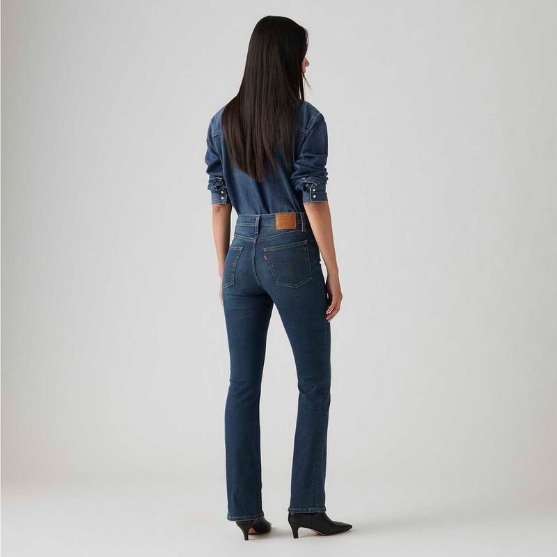 187590195_levis-3.jpg