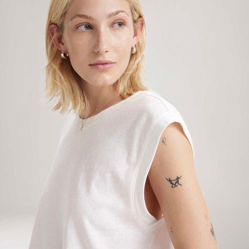 Camiseta Levi's® Muscle Tee Boxy Tank Branca