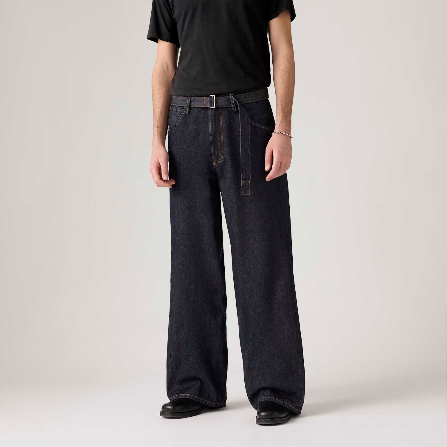リッキー　② Calça Jeans Levi's® Twisted Baggy Lavagem Escura - Levi's® Brasil