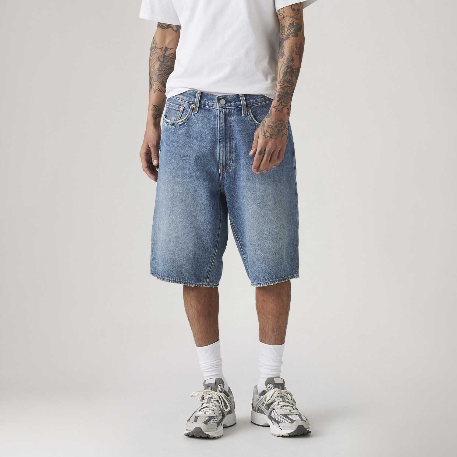 Bermuda Jeans Levi's® 478® Baggy Cargo Lavagem Média - Levi's® Brasil