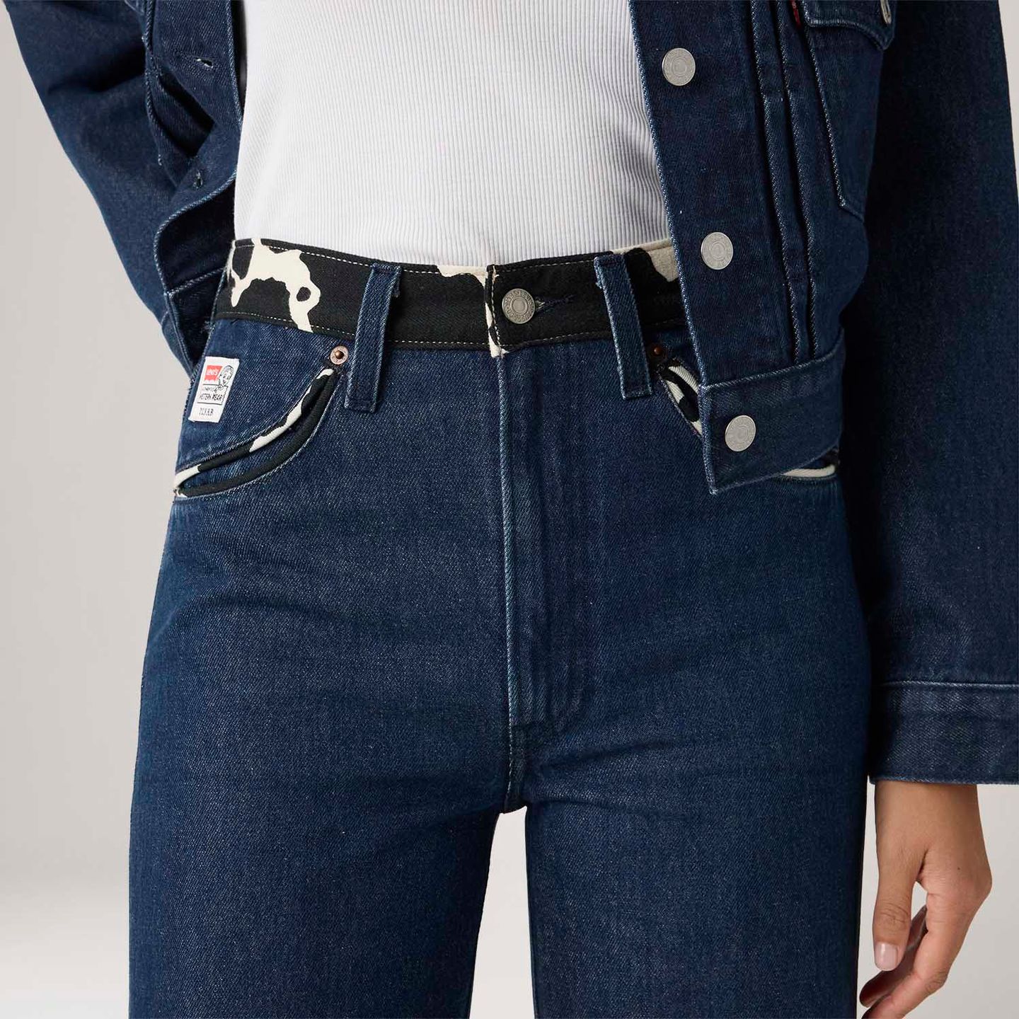 麻*雨様 LEVI'S x Toy Story Jean 32インチ Levi's® X Toy Story Calça Jeans Ribcage Bells Lavagem Escura