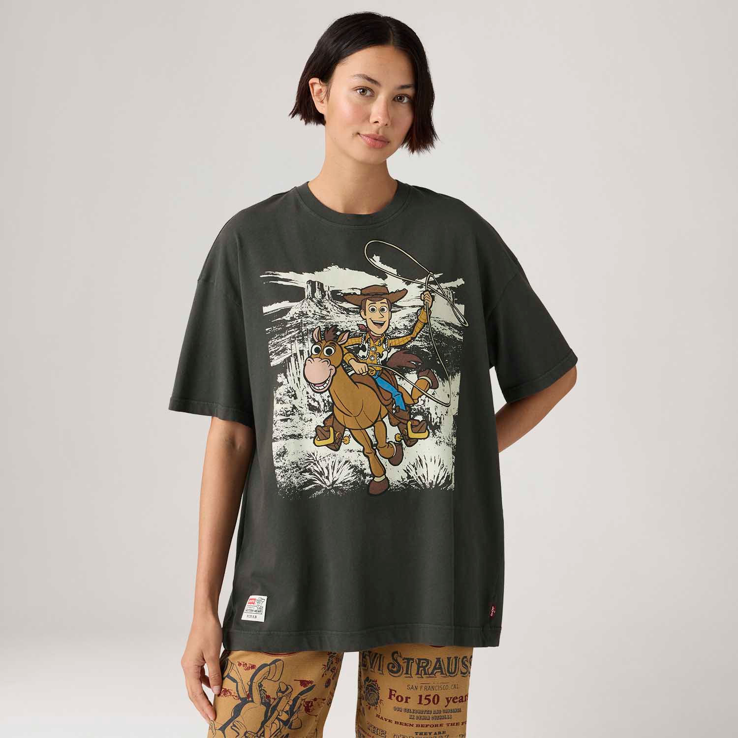 Levi's® X Toy Story Camiseta Woody Boxy Marrom | FastStore PDP