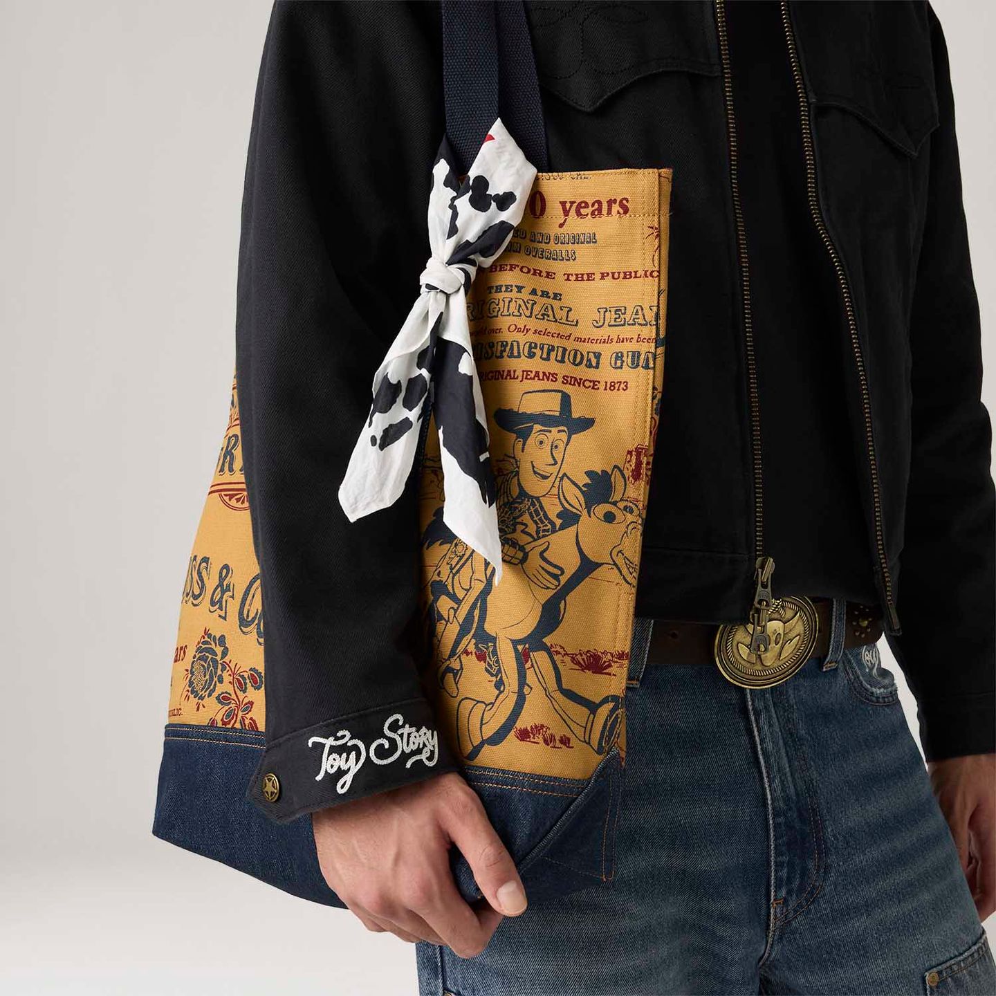 新品未使用　LEVI'S トイストーリー トートバッグ　ジェシー Levi's® X Toy Story Tote Bag Marrom - U USA | U BR - Levi's® Brasil