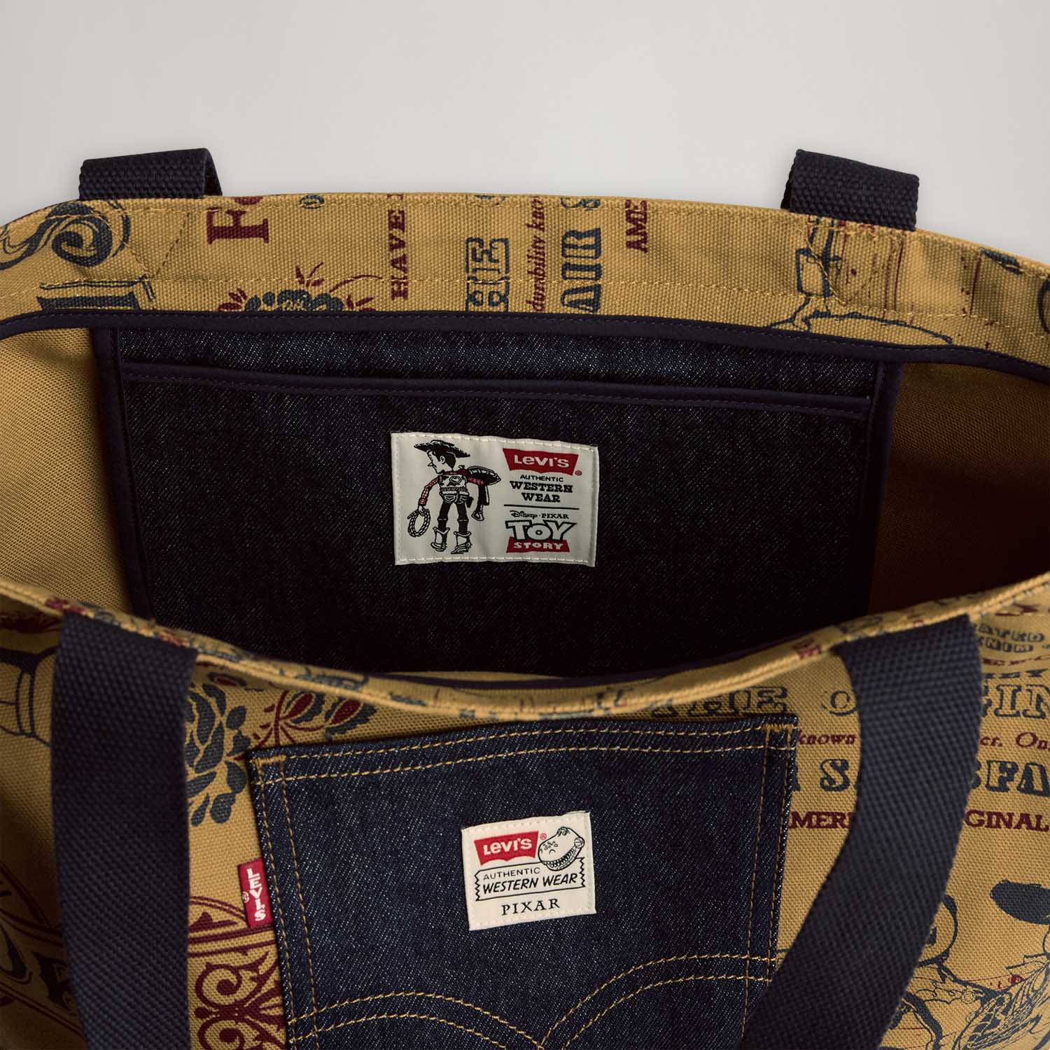 Levi's® X Toy Story Tote Bag Marrom - U USA | U BR - Levi's® Brasil