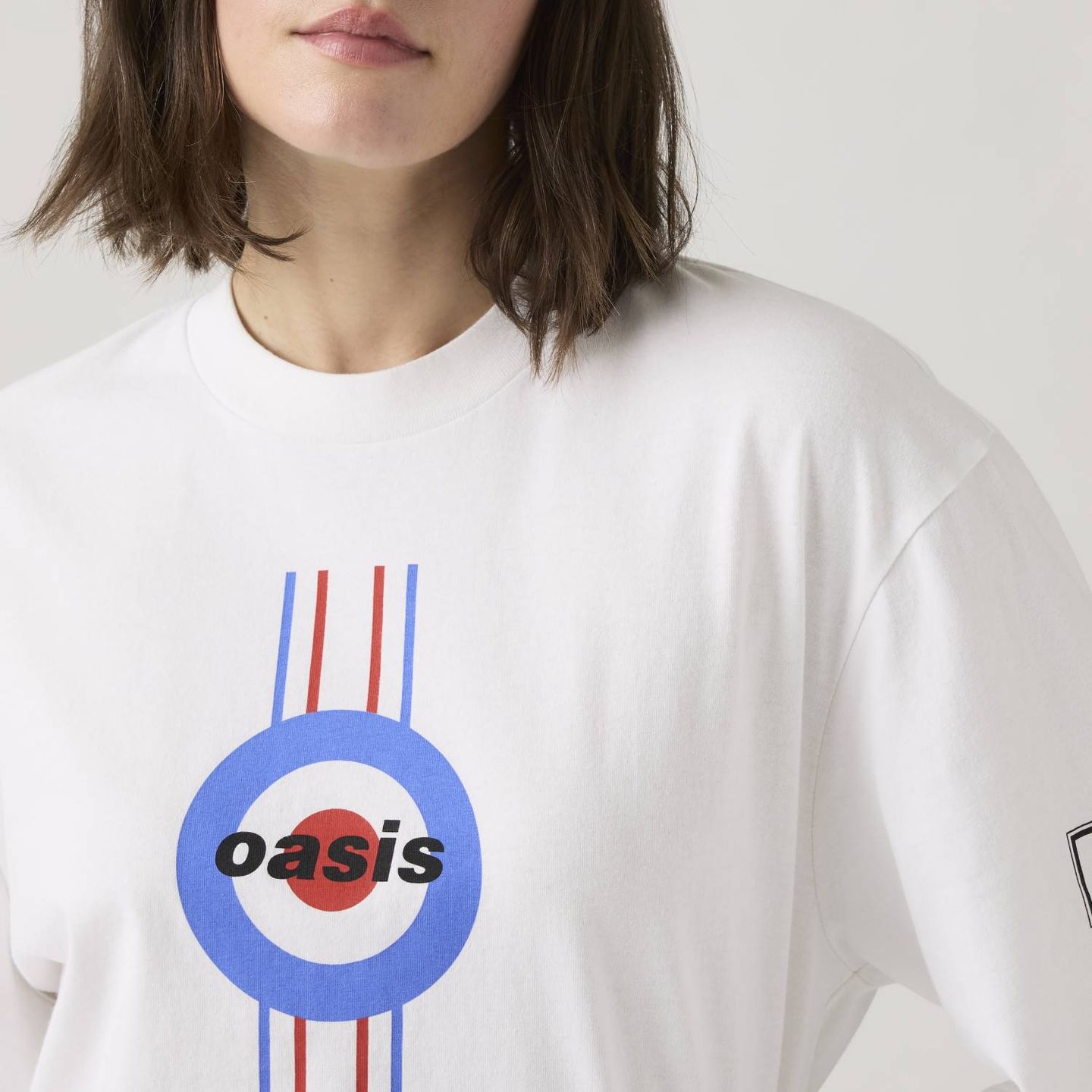 Camiseta Levi's® Band Tee Branca Manga Longa | Collab Oasis