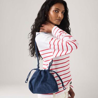 Bolsa Jeans Levi's® Isabelle Transversal Lavagem Escura - U USA | U BR