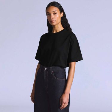 Camiseta Levi's® Blue Tab Daily Manga Curta Preta