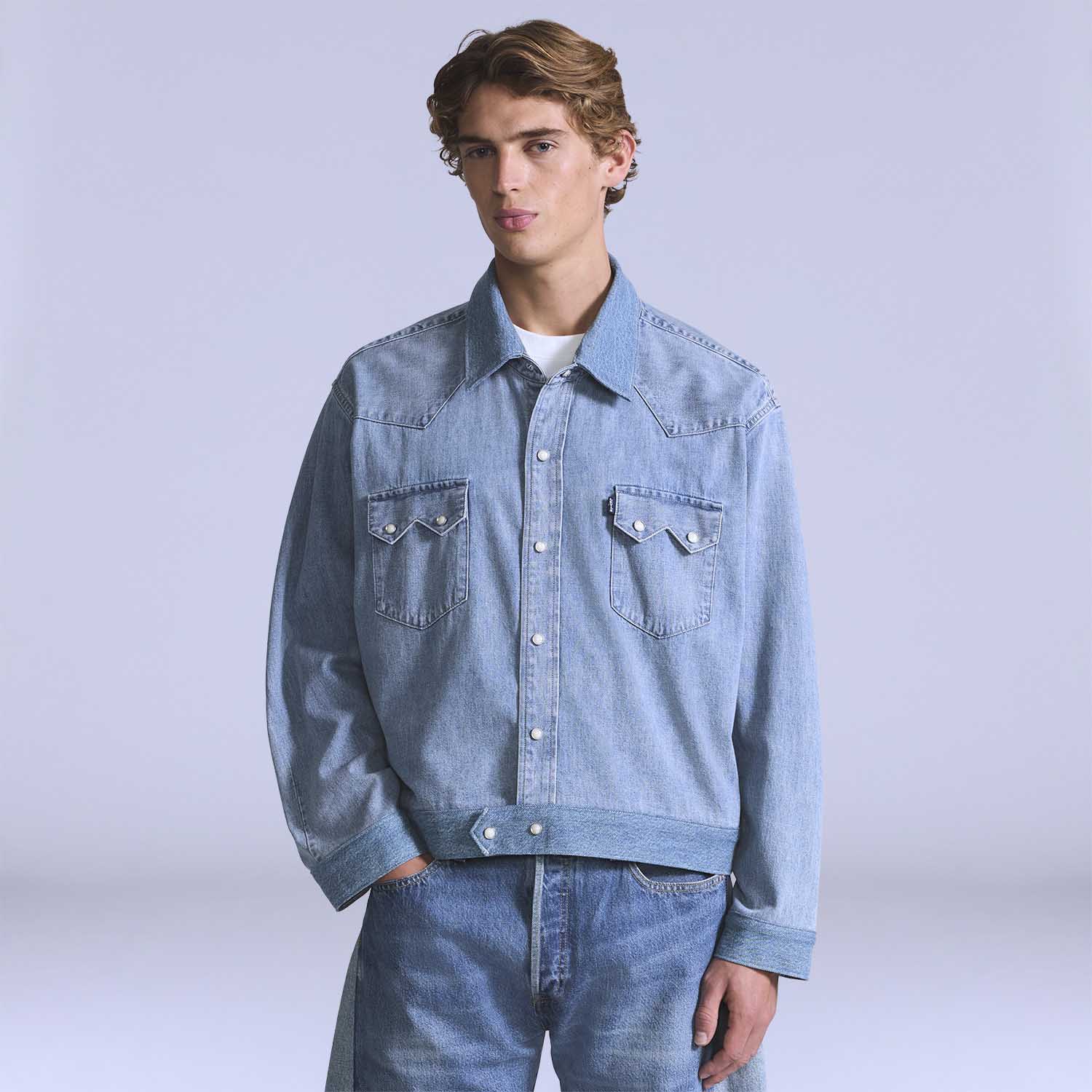 Jaqueta Jeans Levi's® Blue Tab Customized Sawtooth Lavagem Clara