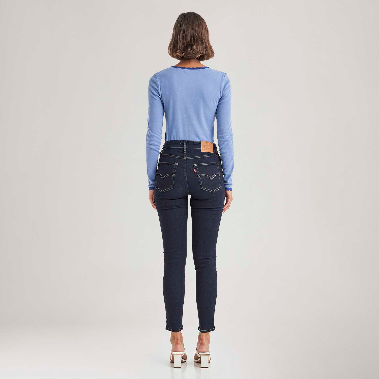 Calça Jeans Levi's® 721® High Rise Skinny Lavagem Escura - Levi's