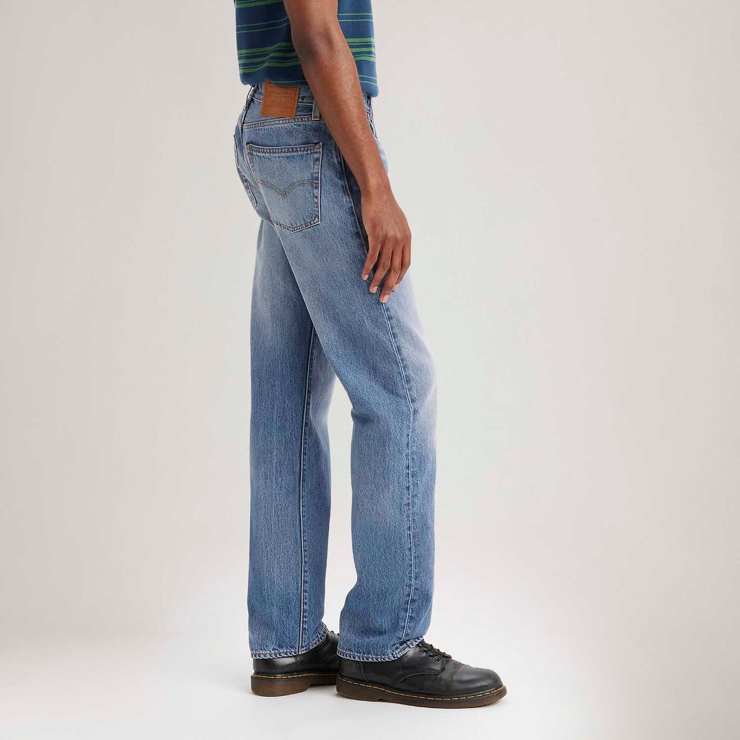 Calça Jeans Levi's® 555® Relaxed Straight Lavagem Média - Levi's
