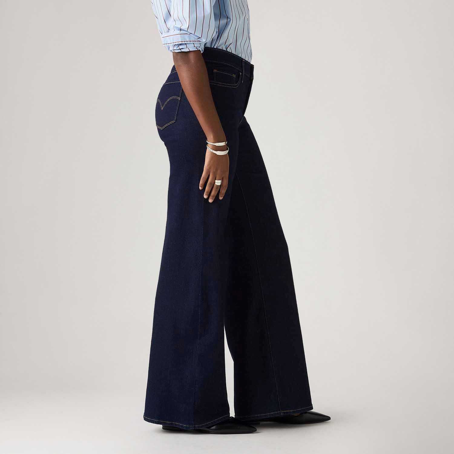 Calça Jeans Levi's® 318® Wideleg Lavagem Escura | FastStore PDP