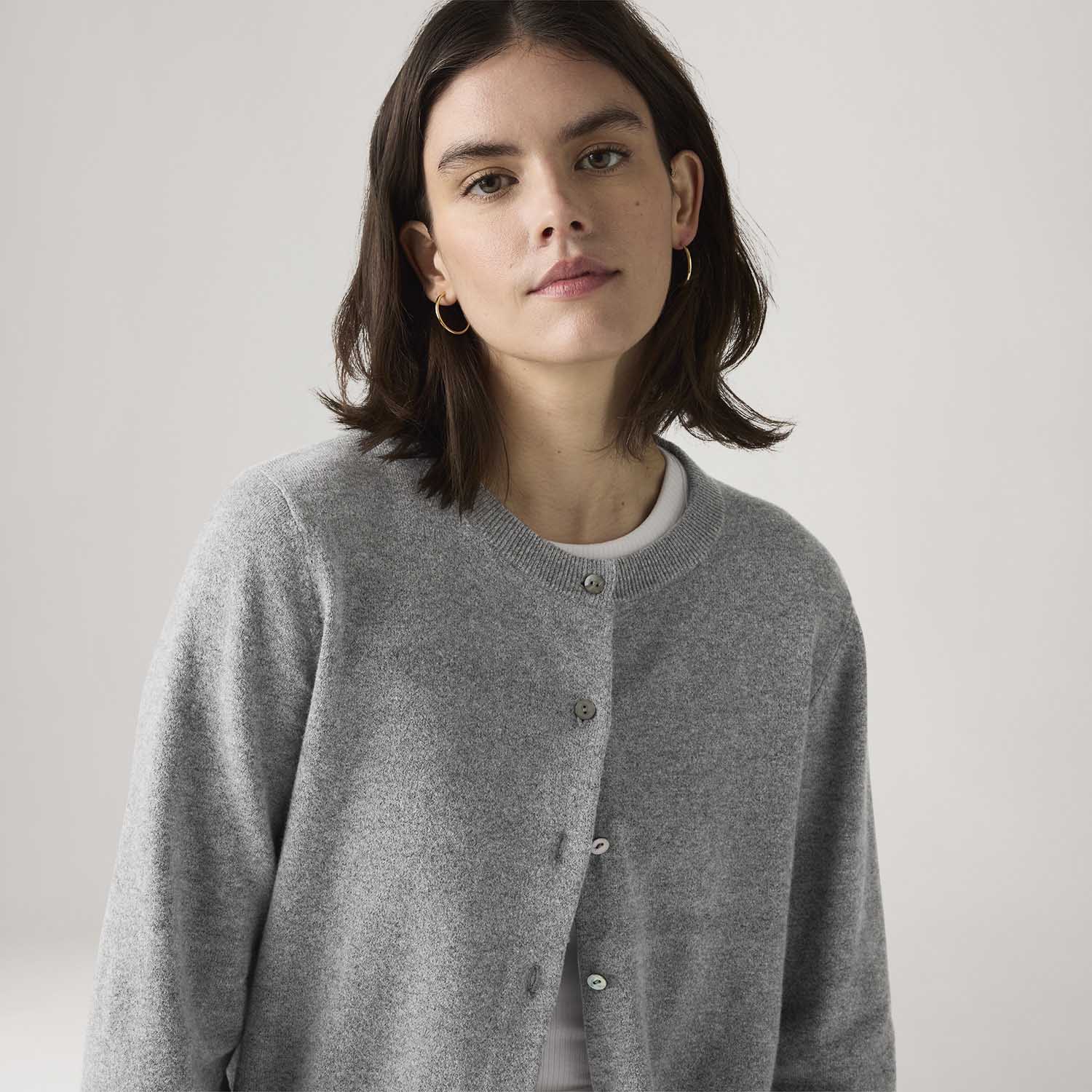 Cardigã Levi's® Tara Crewneck Cinza - Levi's® Brasil