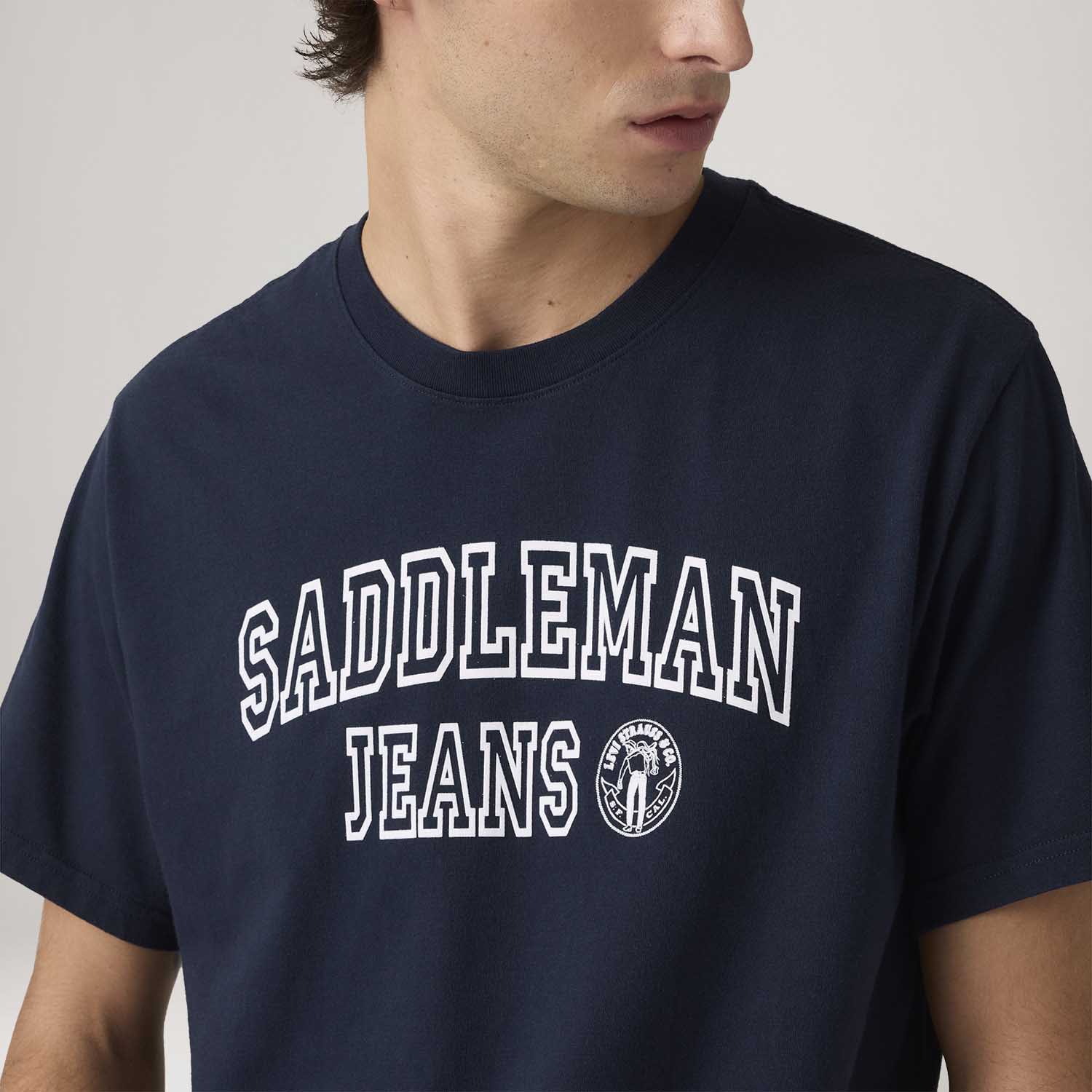 Camiseta Levi's® Relaxed Azul Marinho - Levi's® Brasil
