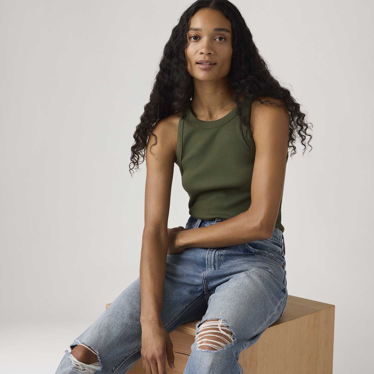 Regata Levi's® Essential Racer Tank Verde - Levi's® Brasil